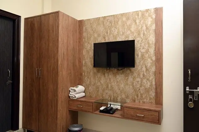 Deluxe Double Room A/C