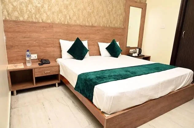 Deluxe Double Room A/C