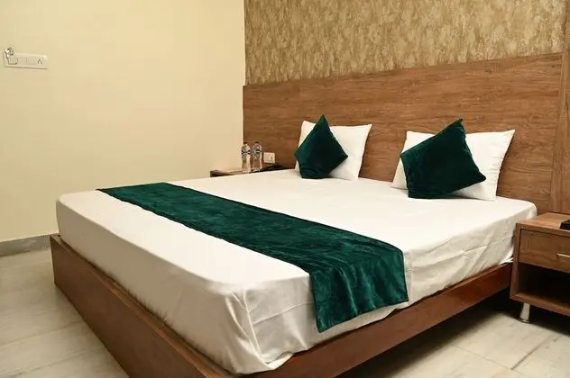 Deluxe Double Room A/C