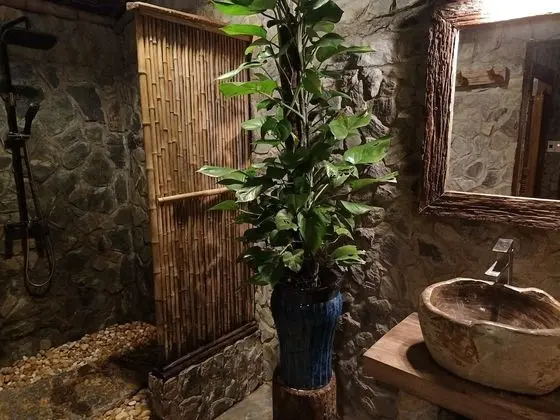 Standard Dört Kişilik Oda, Ortak Banyo