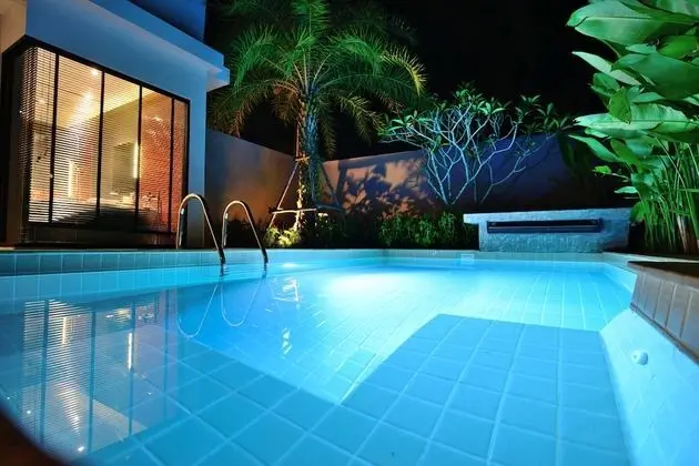 1 Bedroom Pool Suite