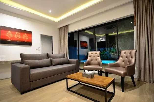 1 Bedroom Pool Suite