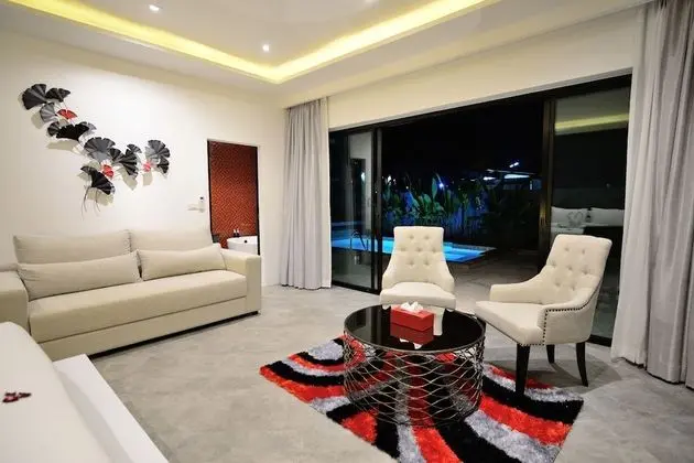1 Bedroom Pool Suite