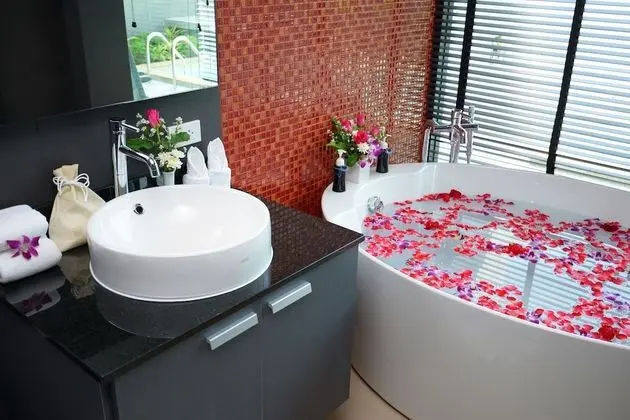 1 Bedroom Pool Suite
