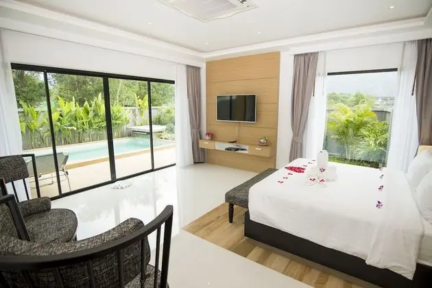 1 Bedroom Pool Suite
