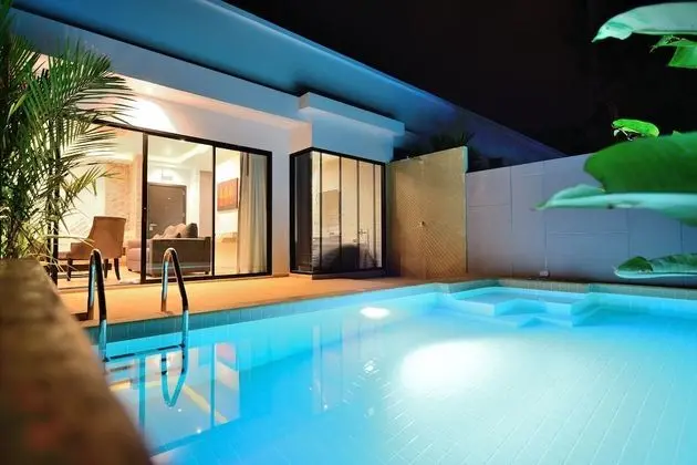 1 Bedroom Pool Suite