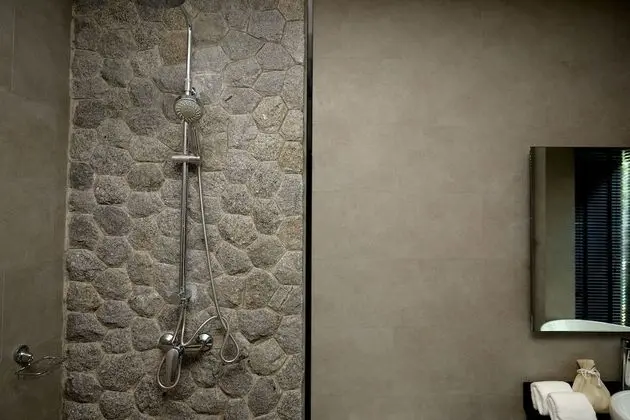 1 Bedroom Pool Suite