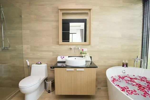 2 Bedroom Pool Suite