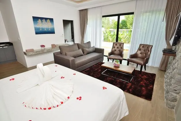 Suit Pool View One Bedroom