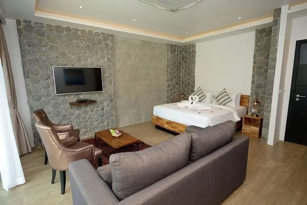Suit Pool View One Bedroom
