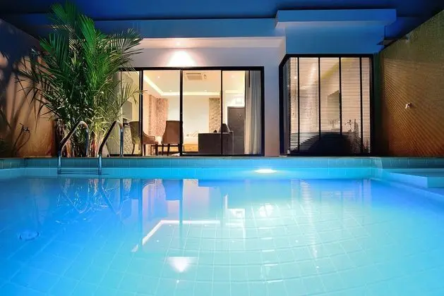 Suit Pool View One Bedroom