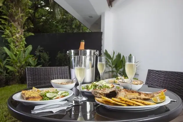 KAL SUITE - Private Jacuzzi & 1 King Bed