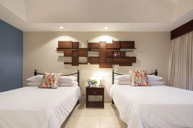 YAMIPA SUITE - Kitchen & 2 Queen Beds