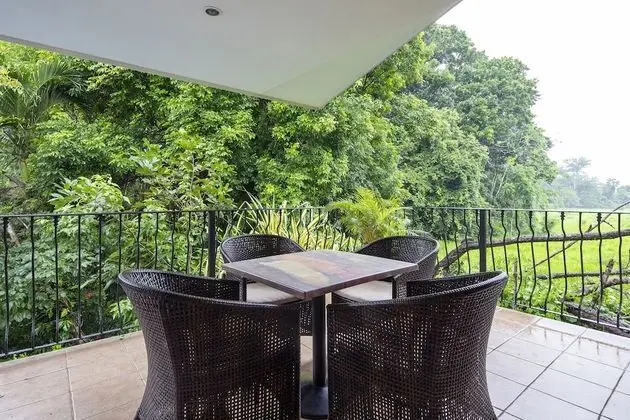 YAMIPA SUITE - Kitchen & 2 Queen Beds