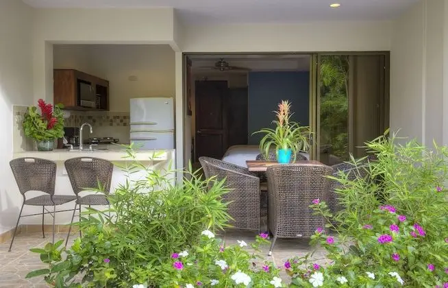 YAMIPA SUITE - Kitchen & 2 Queen Beds