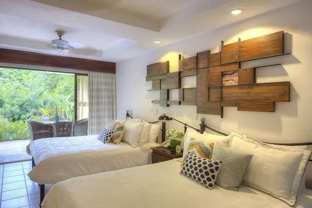 YAMIPA SUITE - Kitchen & 2 Queen Beds