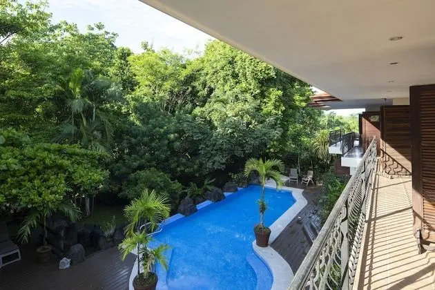 YAMIPA SUITE - Kitchen & 2 Queen Beds