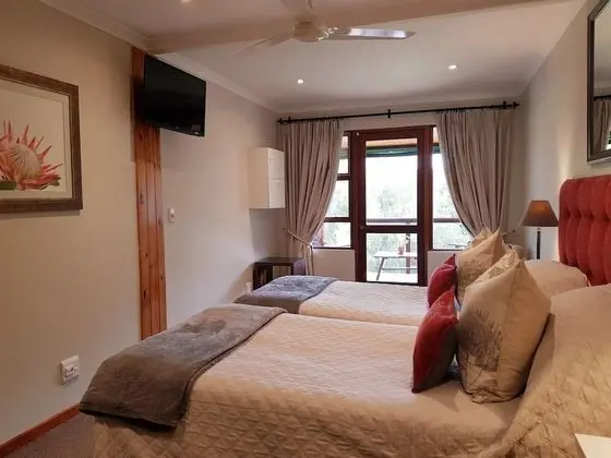 Comfort İki Ayrı Yataklı Oda, 1 Yatak Odası, Teras, Havuz Manzaralı