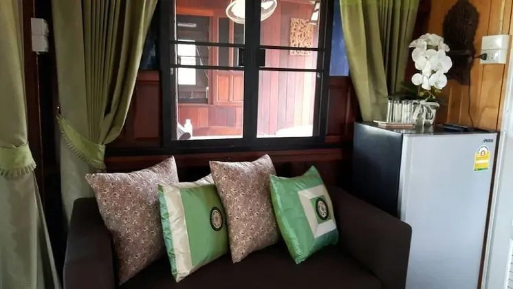 Phop Phra Room