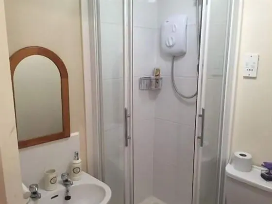 İki Ayrı Yataklı Oda, Banyolu/Duşlu