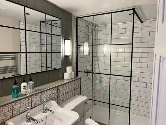 Deluxe Tek Büyük Yataklı Oda, Banyolu/Duşlu