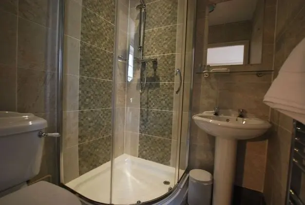 Tek Büyük Yataklı Oda, Banyolu/Duşlu