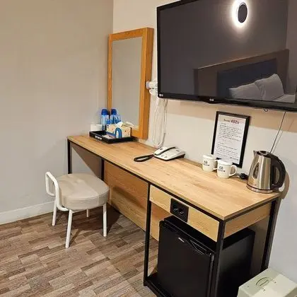 Business Tek Büyük Yataklı Oda