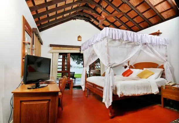 Villa, Göl Manzaralı