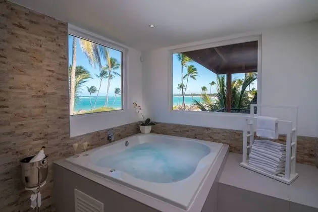 Honeymoon Suite (Access to Caribe Deluxe Princess & Tropical Deluxe Princess)