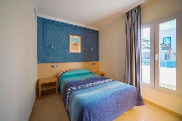 Tek Büyük veya İki Ayrı Yataklı Oda (salón)