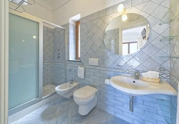 Deluxe Tek Büyük veya İki Ayrı Yataklı Oda, Teras, Deniz Manzaralı