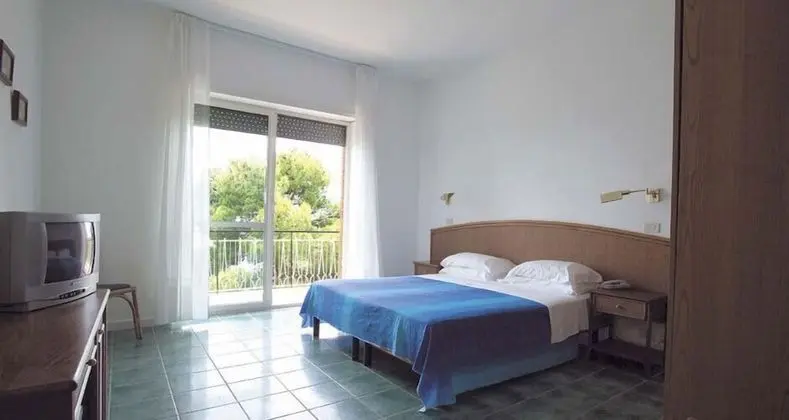 Standard Tek Büyük Yataklı Oda