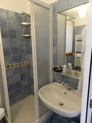 Standard Büyük Yataklı Tek Kişilik Oda