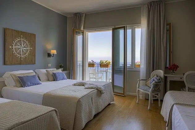 Dört Kişilik Oda, Birden Çok Yatak, Balkon, Deniz Manzaralı