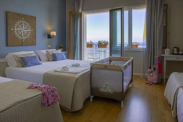 Dört Kişilik Oda, Birden Çok Yatak, Balkon, Deniz Manzaralı