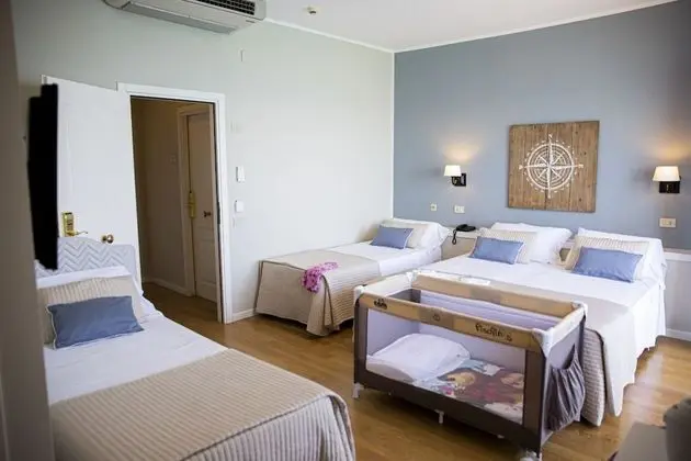 Dört Kişilik Oda, Birden Çok Yatak, Balkon, Deniz Manzaralı