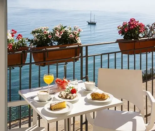 Dört Kişilik Oda, Birden Çok Yatak, Balkon, Deniz Manzaralı