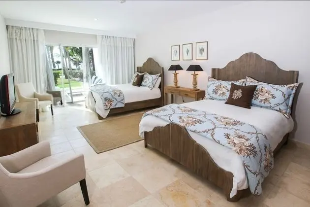 2-Bedroom Apartment With Garden View