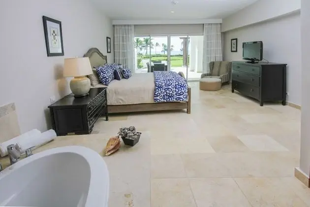 2-Bedroom Apartment With Garden View