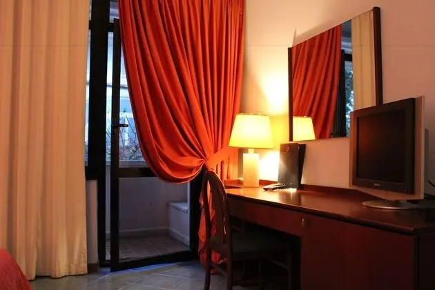 Economy Tek Büyük veya İki Ayrı Yataklı Oda