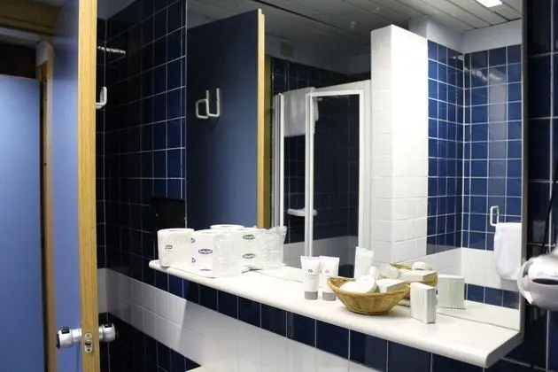 Economy Tek Büyük veya İki Ayrı Yataklı Oda