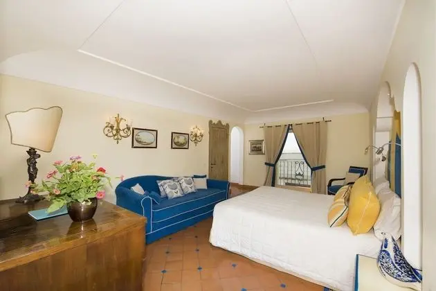 Standard Tek Büyük veya İki Ayrı Yataklı Oda (French Balcony)