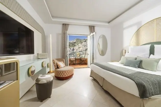 Superior Tek Büyük veya İki Ayrı Yataklı Oda, Balkon, Bahçe Manzaralı