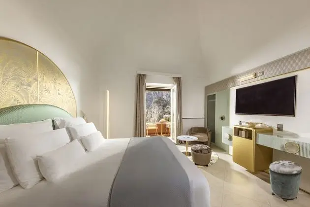 Superior Tek Büyük veya İki Ayrı Yataklı Oda, Balkon, Bahçe Manzaralı
