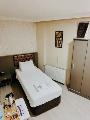 Junior Oda, Şehir Manzaralı