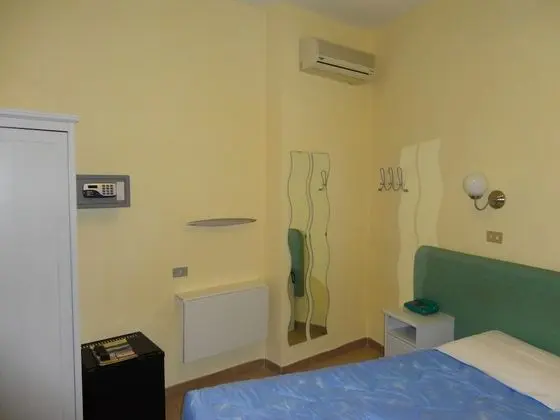 Standard Tek Büyük veya İki Ayrı Yataklı Oda