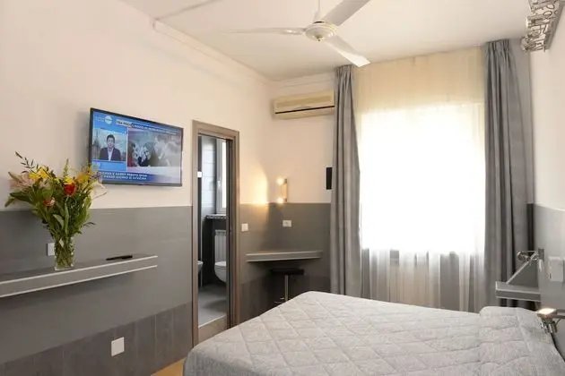 Standard Tek Büyük veya İki Ayrı Yataklı Oda