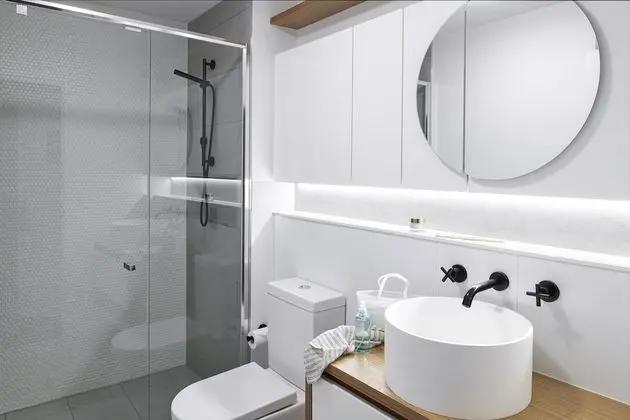 Superior One Bedroom Apartment