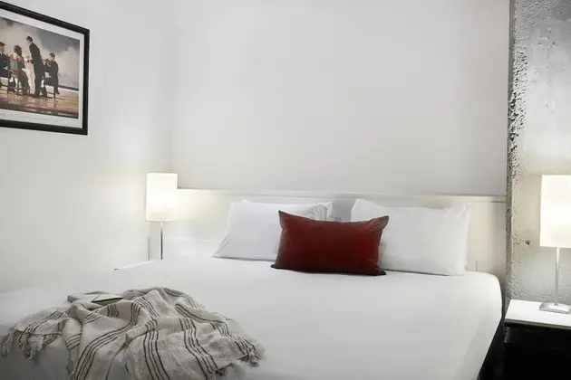 Superior One Bedroom Apartment