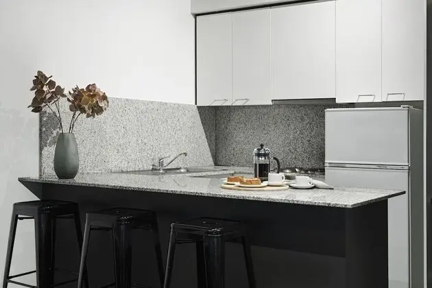 Superior One Bedroom Apartment